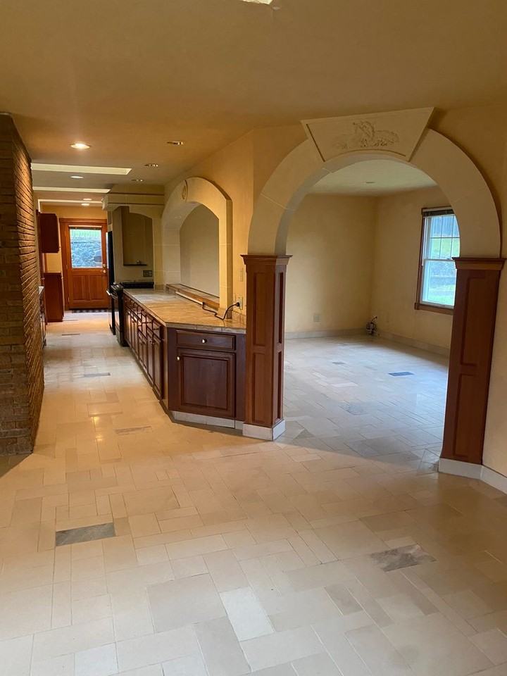 250 Theresa Dr - Photo 6 of 10