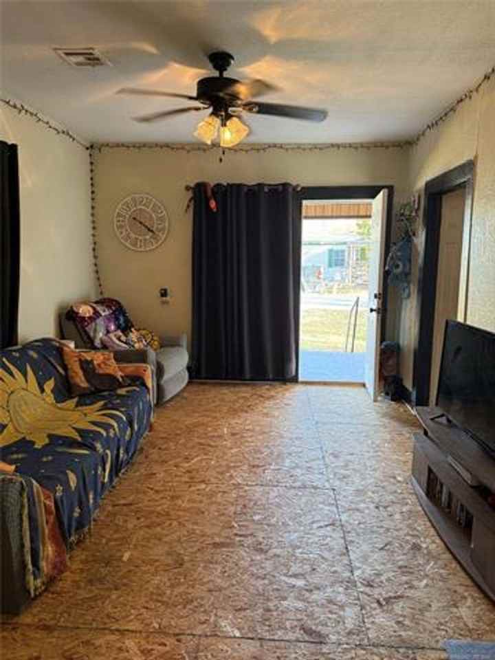 901 A St Se - Photo 3 of 8