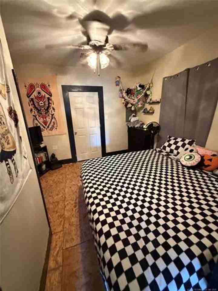 901 A St Se - Photo 5 of 8