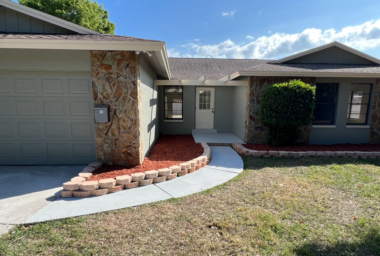 4310 Columbus Way S - Photo 3 of 21