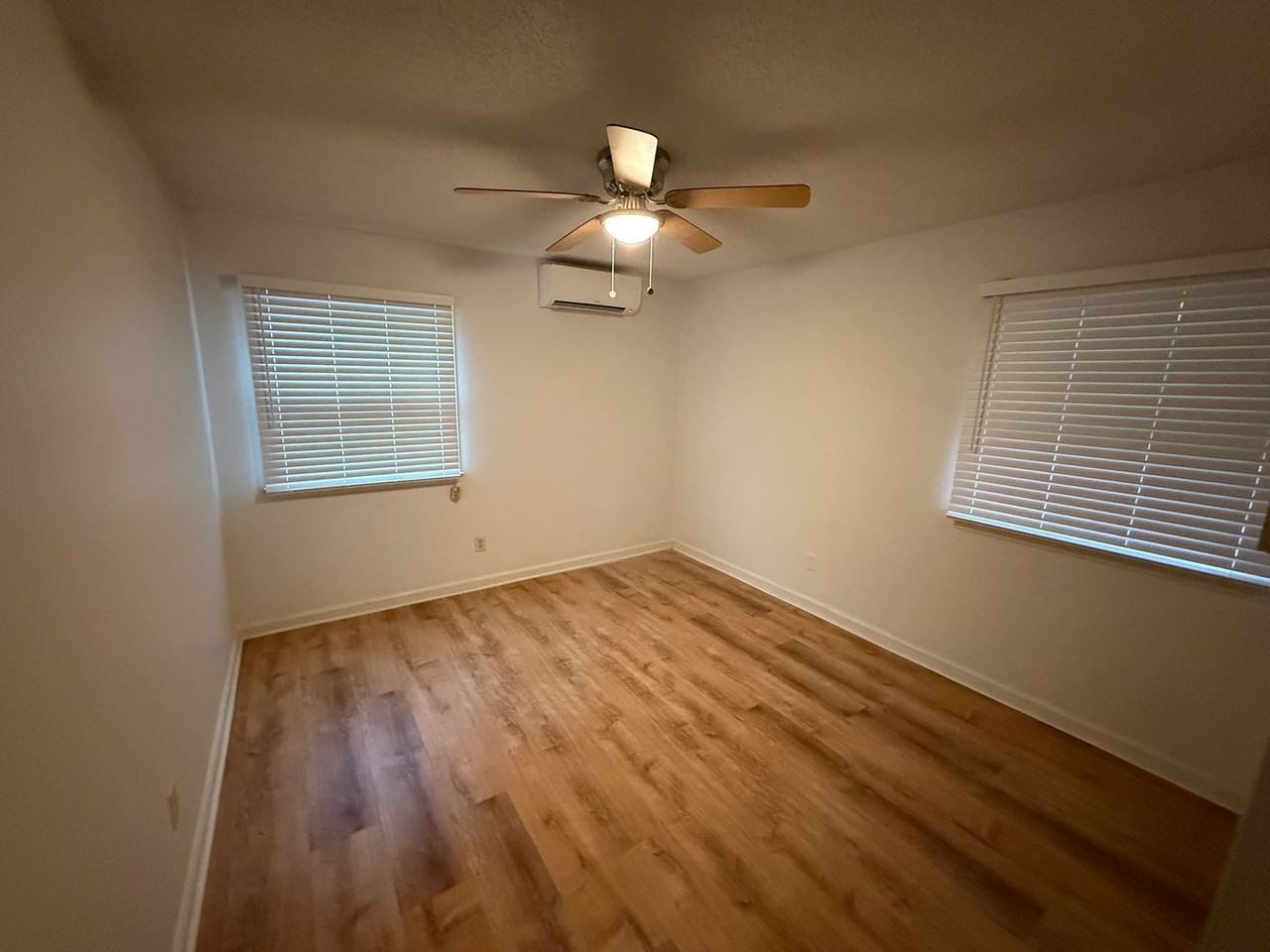 6328 Spring Garden Ln - Photo 4 of 13