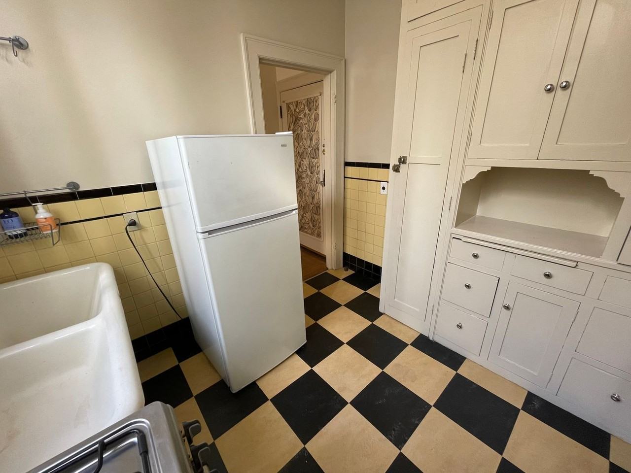 353 Columbus Ave - Photo 6 of 10