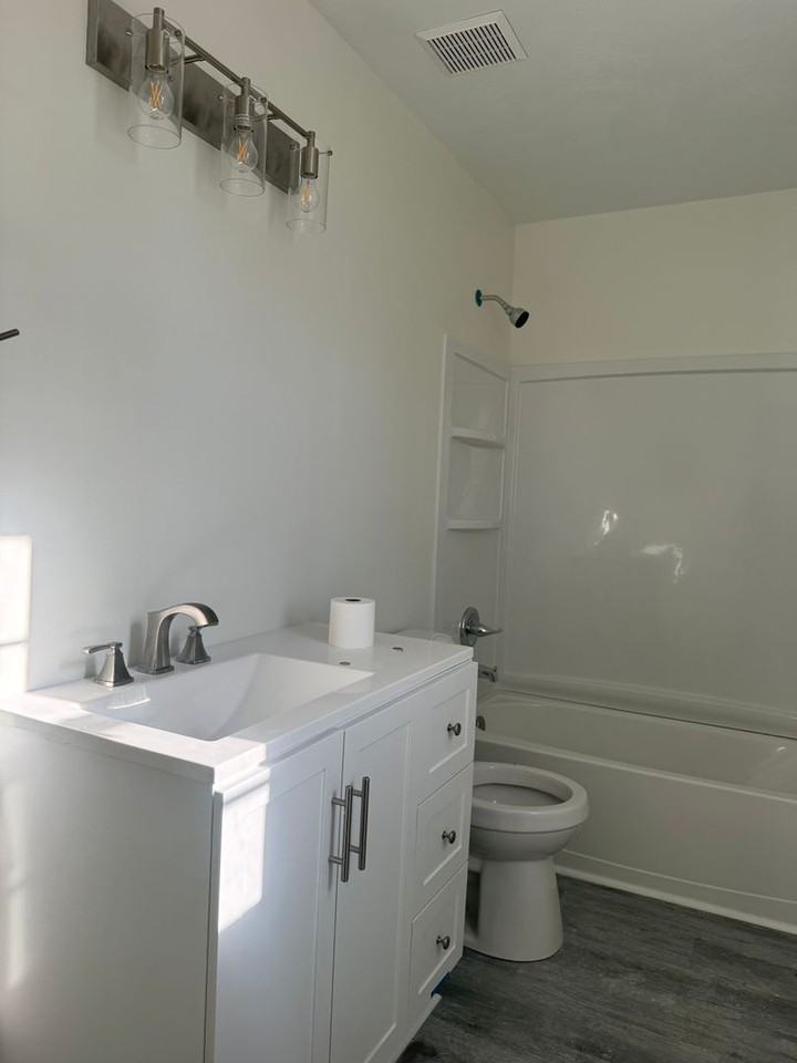 3101 Camelot Blvd - Photo 6 of 12