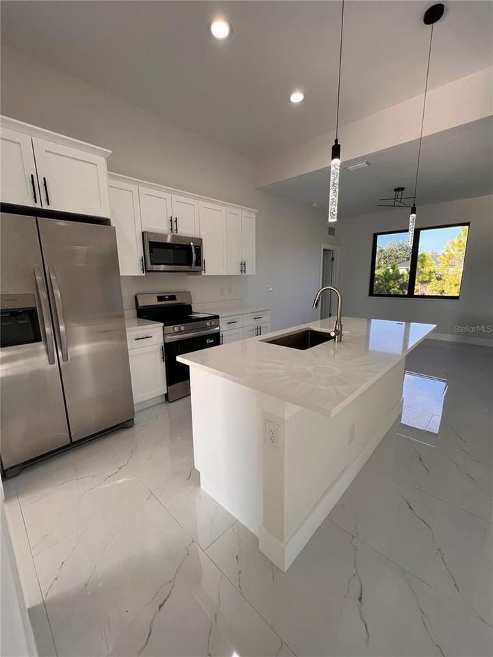 8043 Walbert St - Photo 3 of 22