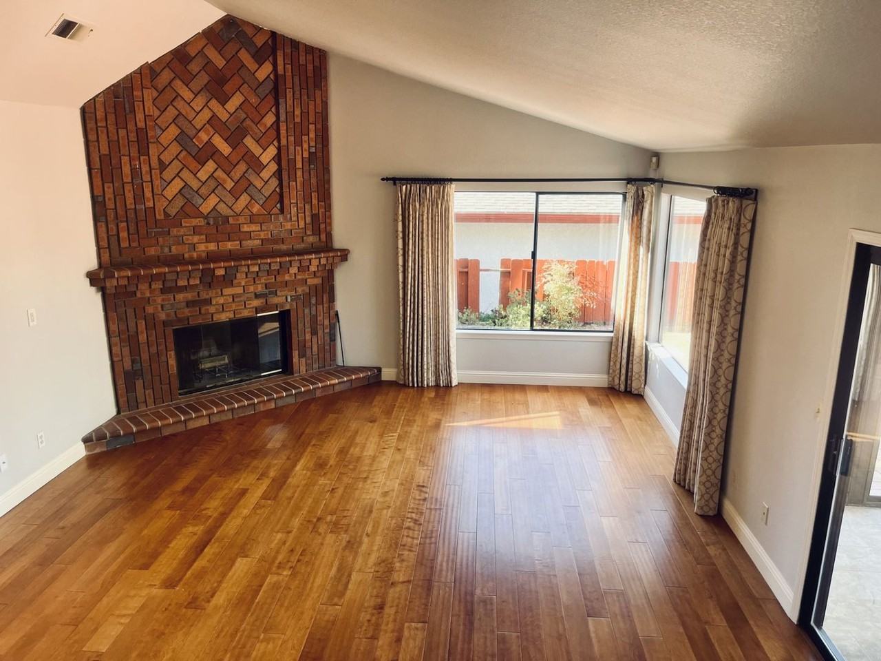 684 Shamrock Ln - Photo 3 of 22