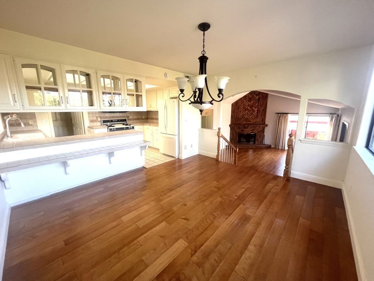 684 Shamrock Ln - Photo 4 of 22