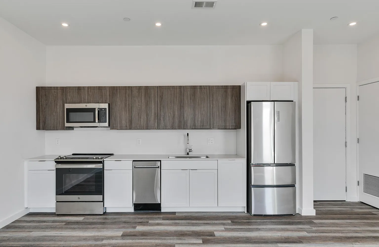 860 N 3rd St - Photo 5 of 14