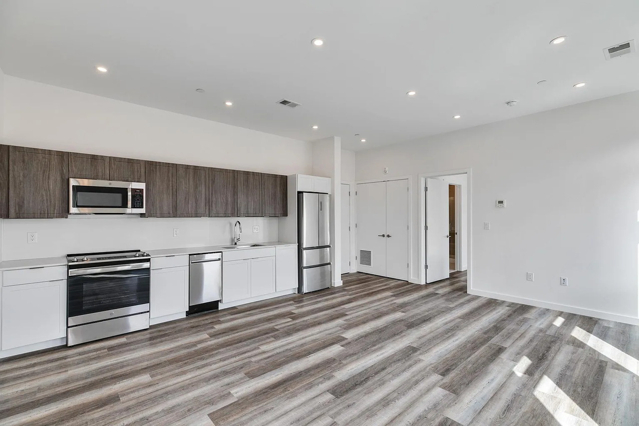 860 N 3rd St - Photo 6 of 14