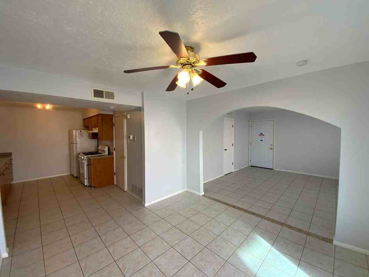 4610 Overland St Ne - Photo 7 of 29