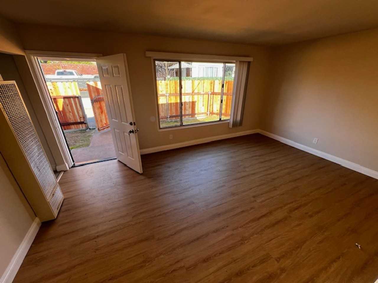 537 S T Ave - Photo 2 of 15