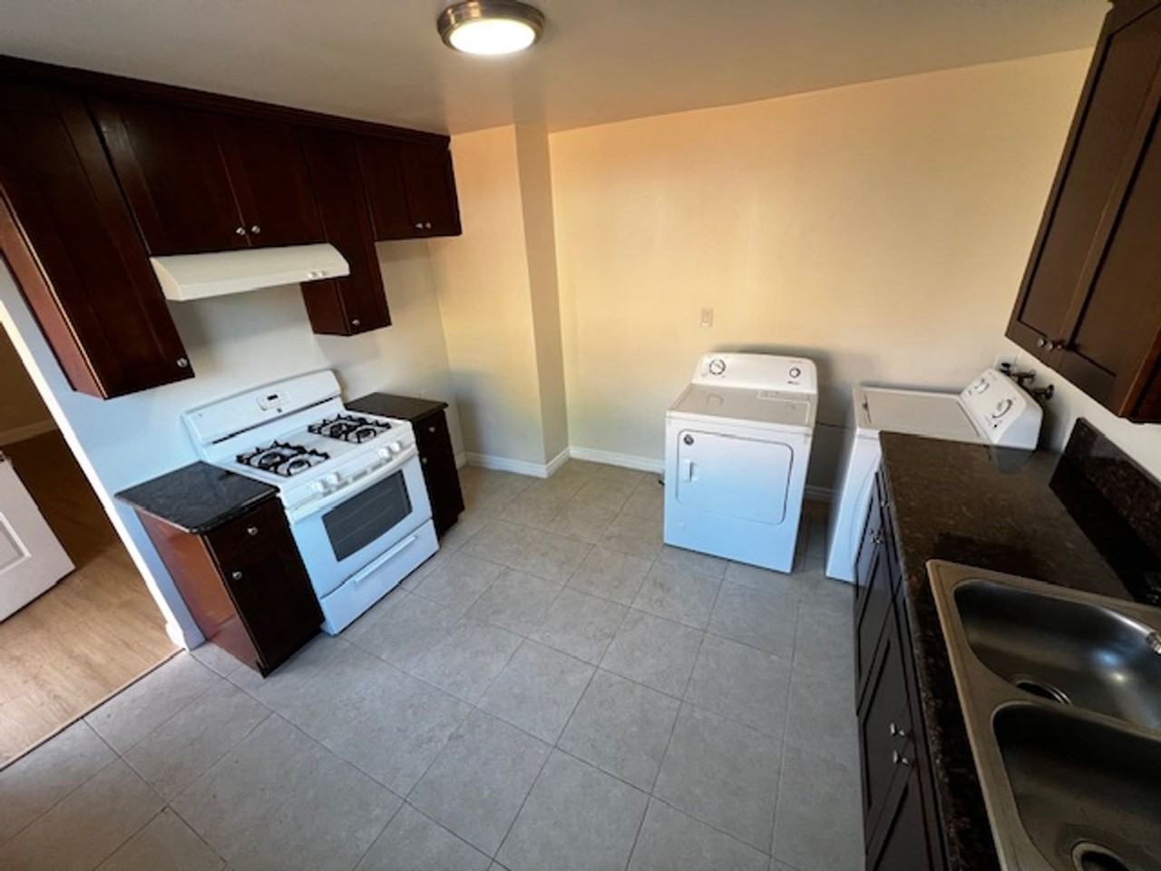 537 S T Ave - Photo 3 of 15