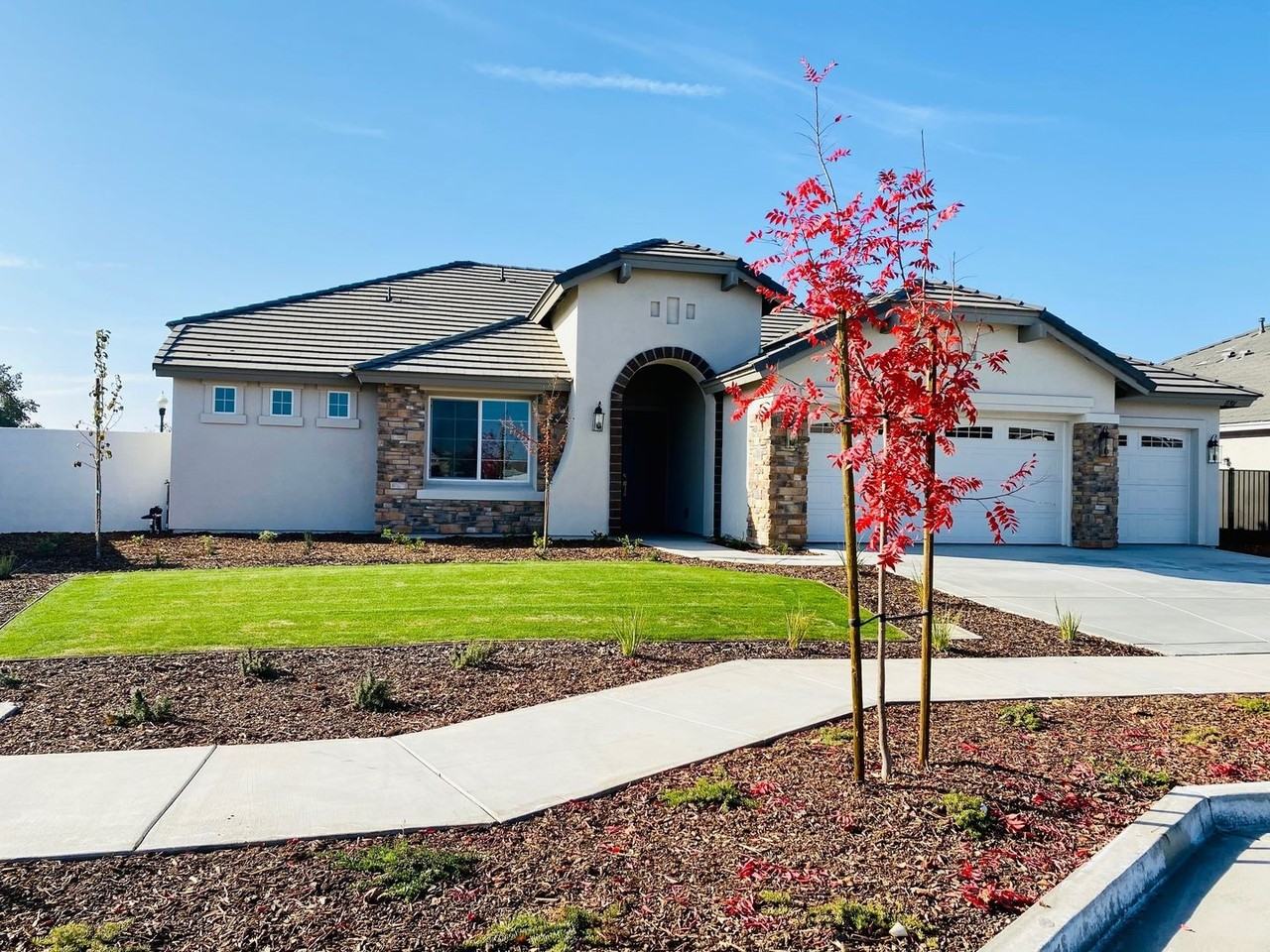 11701 Hollybrook Ln - Photo 2 of 13