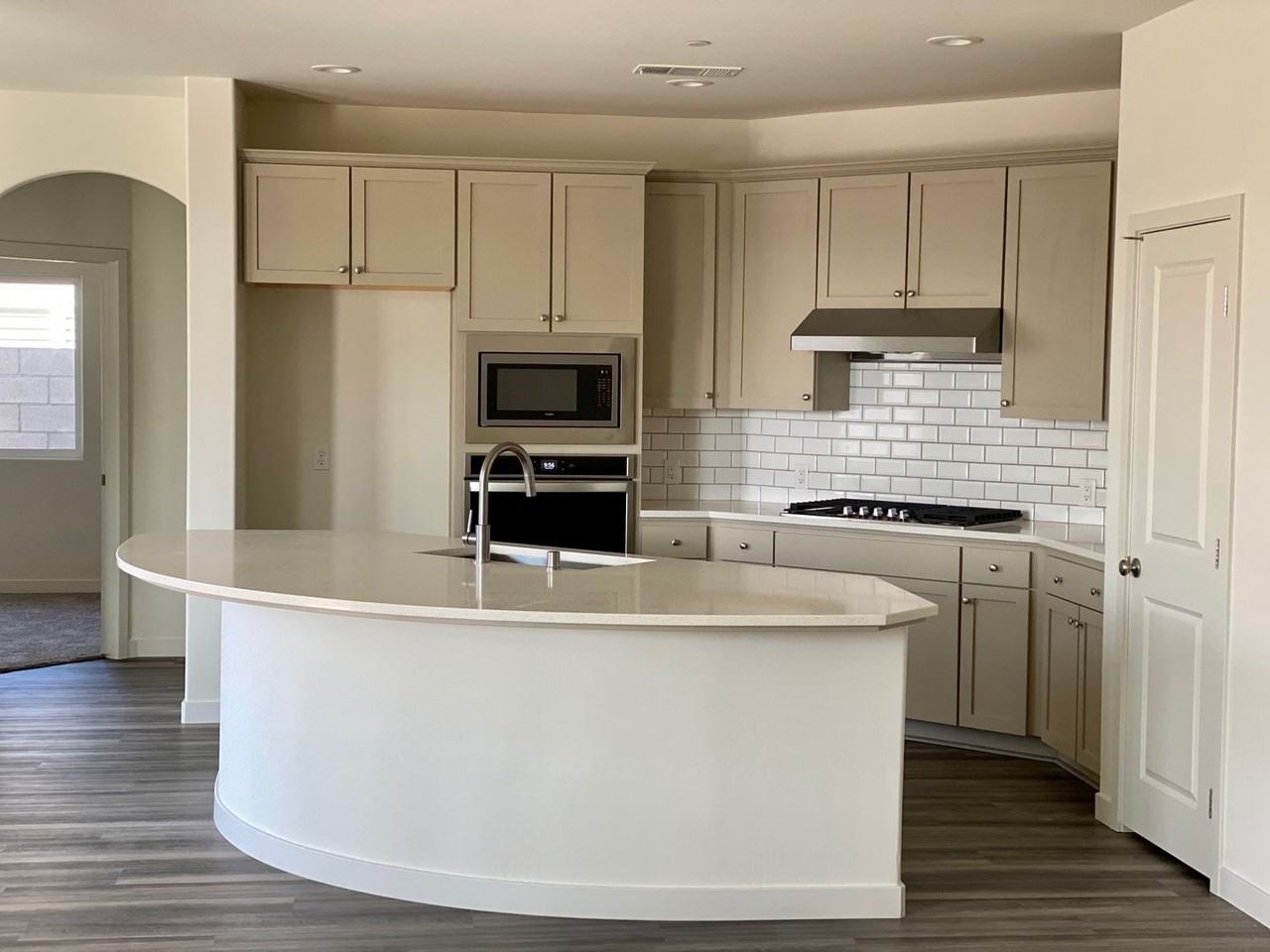 11701 Hollybrook Ln - Photo 7 of 13