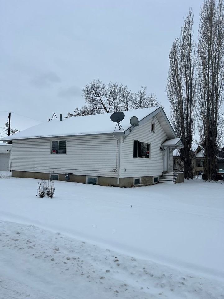 801 S 13th Ave - Photo 2 of 16