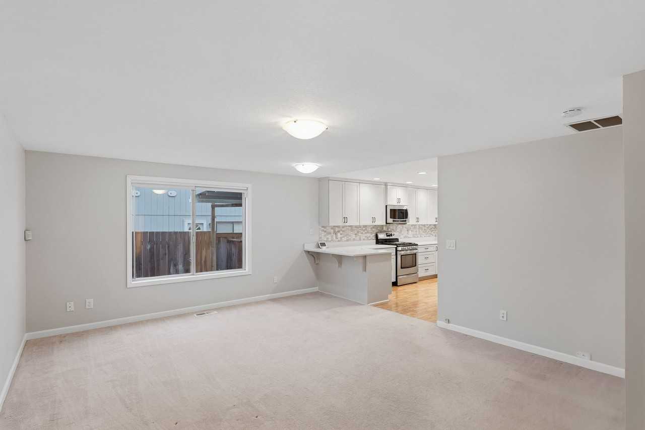 8500 Sw Parkview Loop - Photo 3 of 20