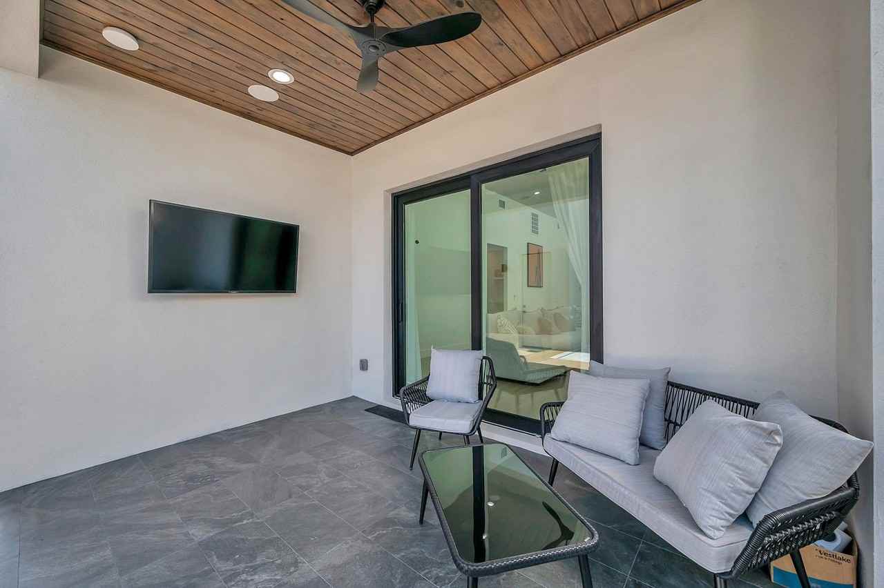 2220 2nd Ave N - Photo 5 of 48