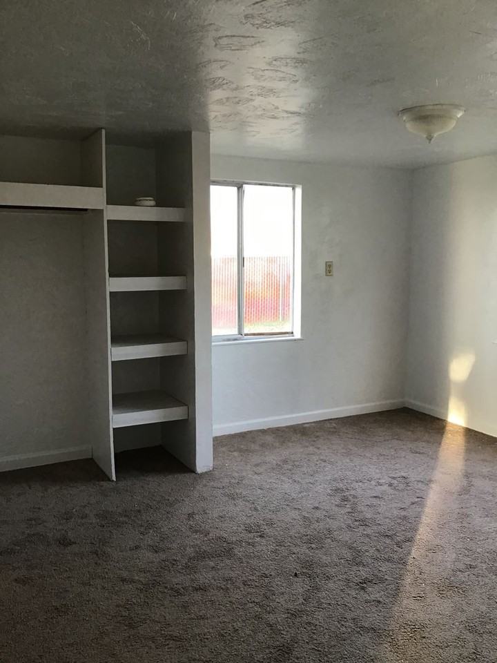 4633 Arboga Rd - Photo 6 of 11