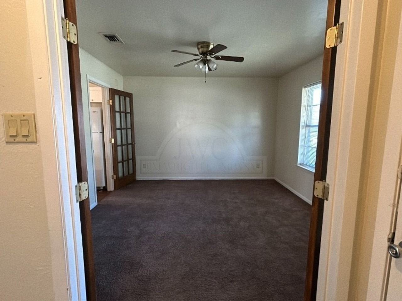 618 N 23rd St - Photo 3 of 30