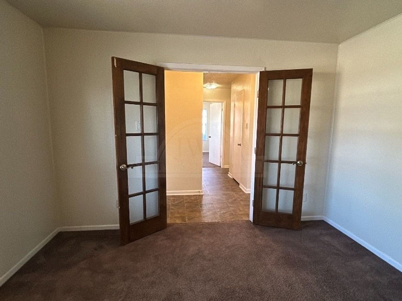 618 N 23rd St - Photo 5 of 30