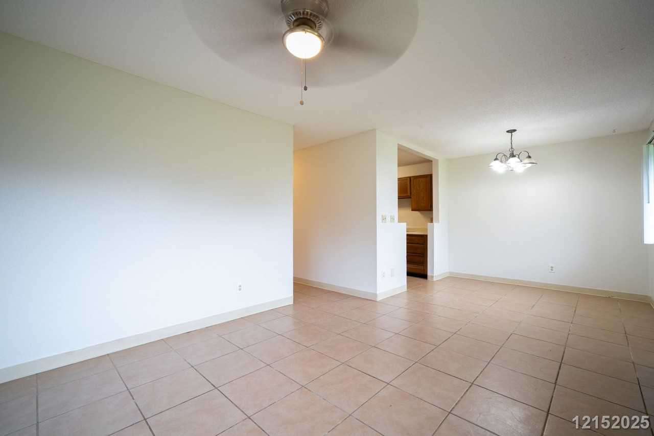 2069 California Ave #17C - Photo 4 of 20