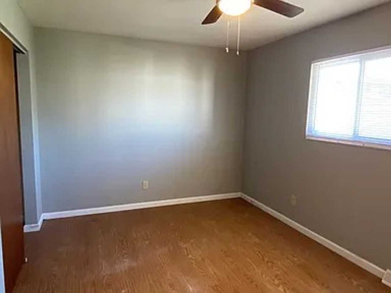 2 Chateau Dr - Photo 3 of 5