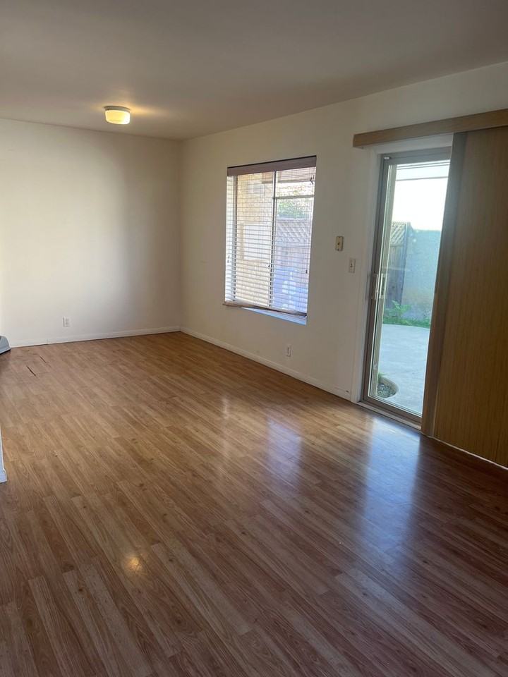 1556 Bittern Ct - Photo 3 of 15