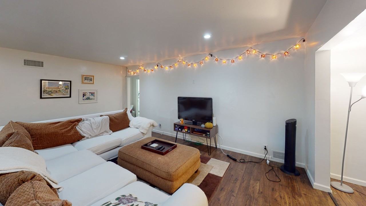 5531 Mary Lane Dr - Photo 4 of 22