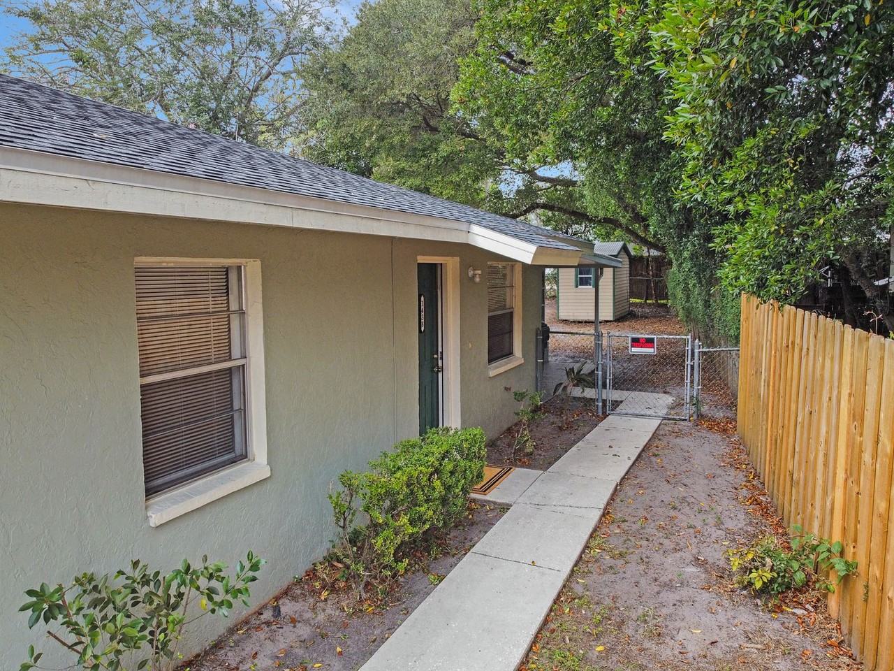 1438 Lake Bonny Dr W - Photo 4 of 29