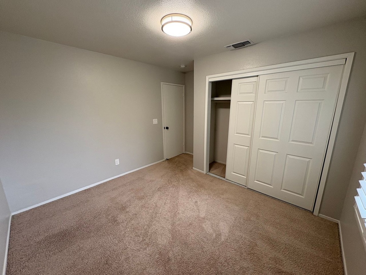 1937 S Chinowth St - Photo 3 of 35