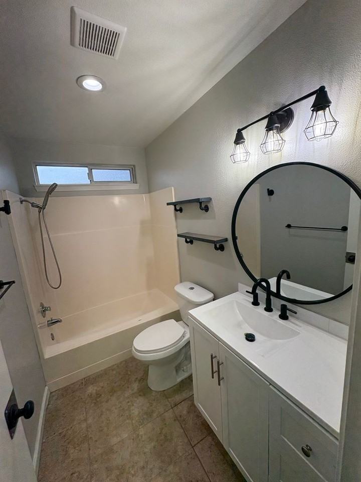 1937 S Chinowth St - Photo 4 of 35