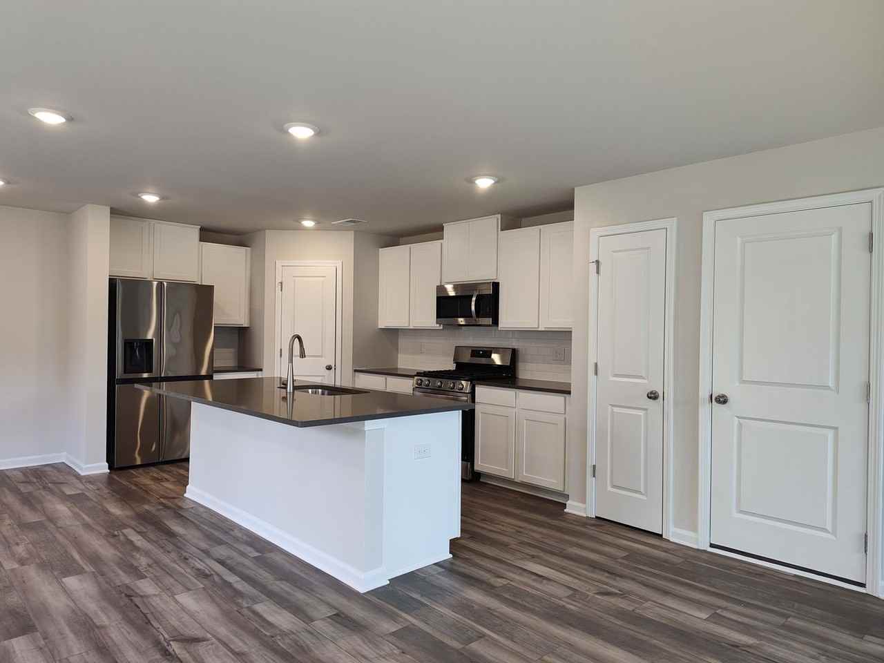 3247 Crawford Ave - Photo 2 of 35