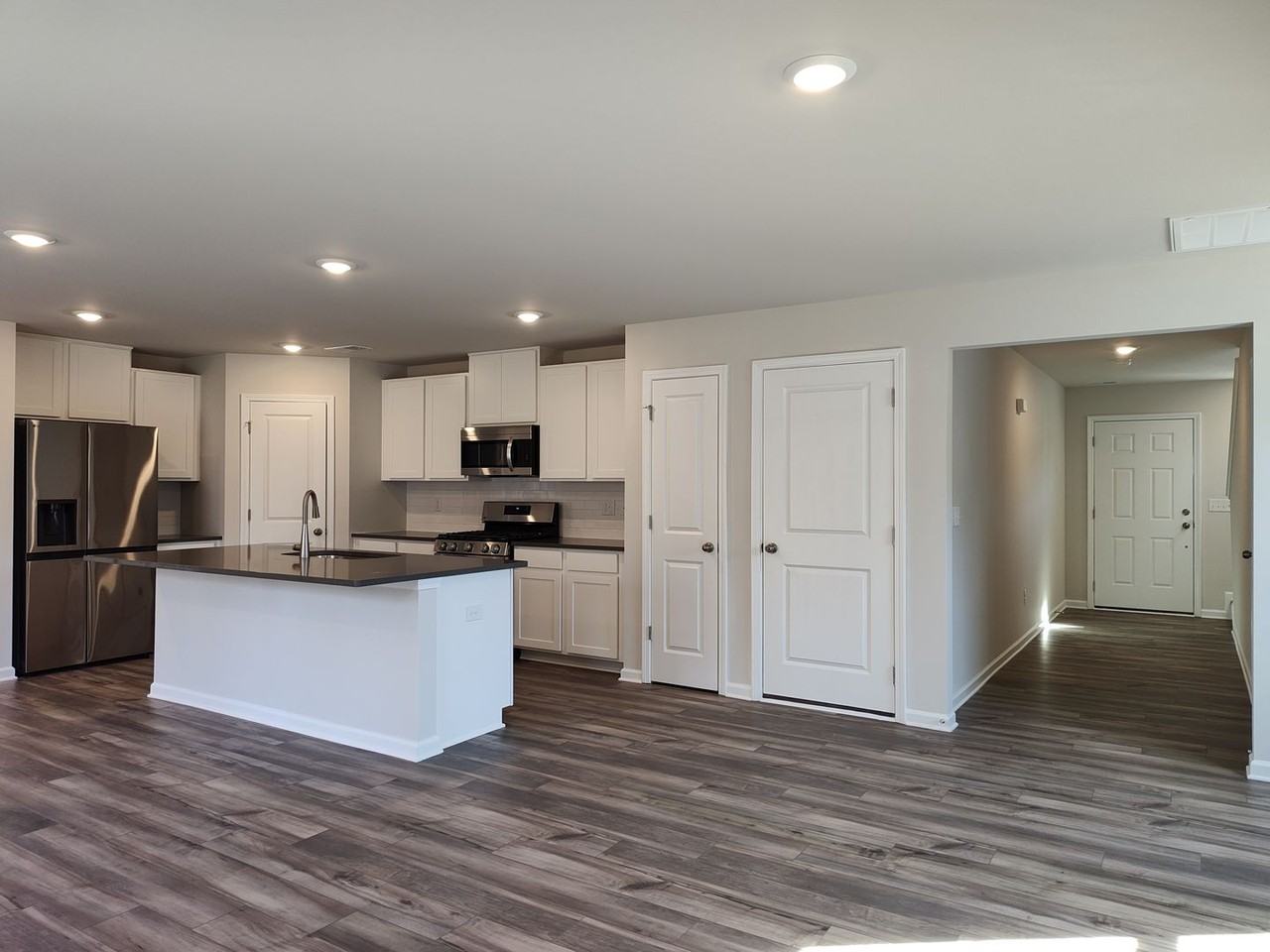 3247 Crawford Ave - Photo 3 of 35