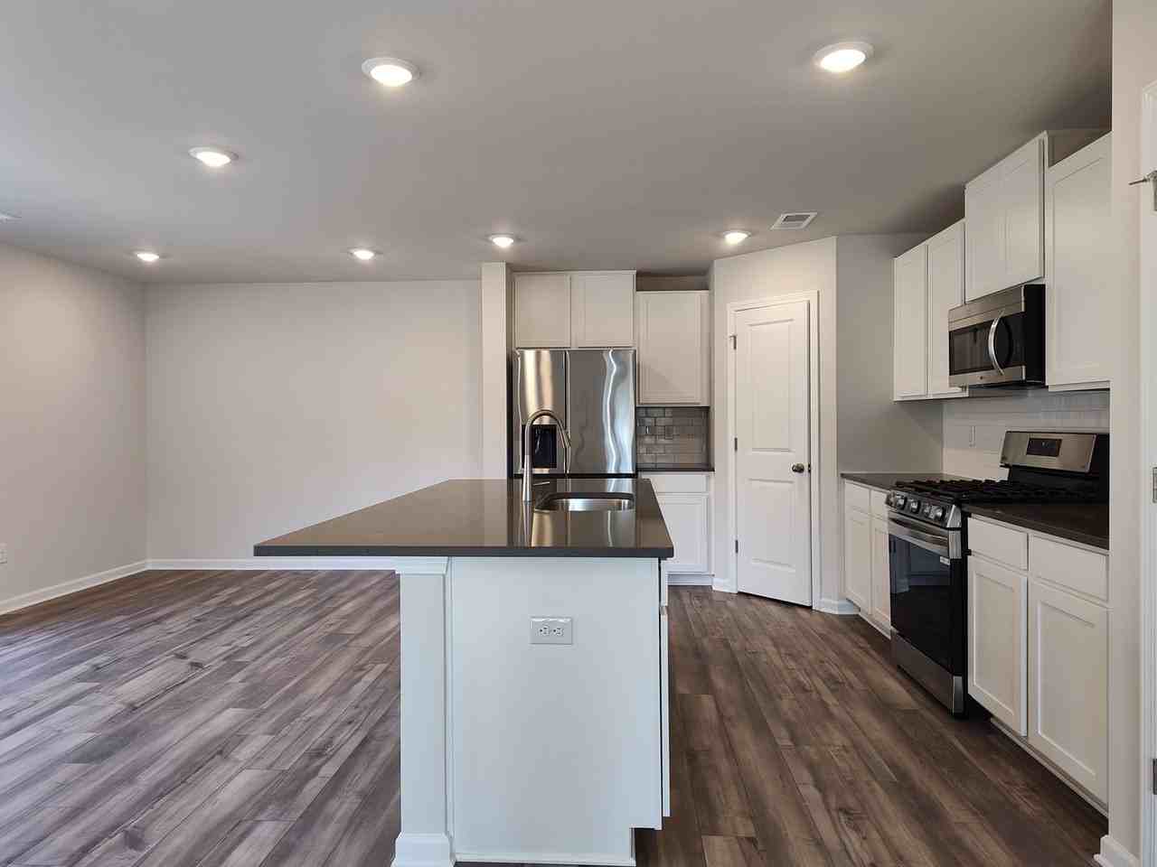 3247 Crawford Ave - Photo 6 of 35