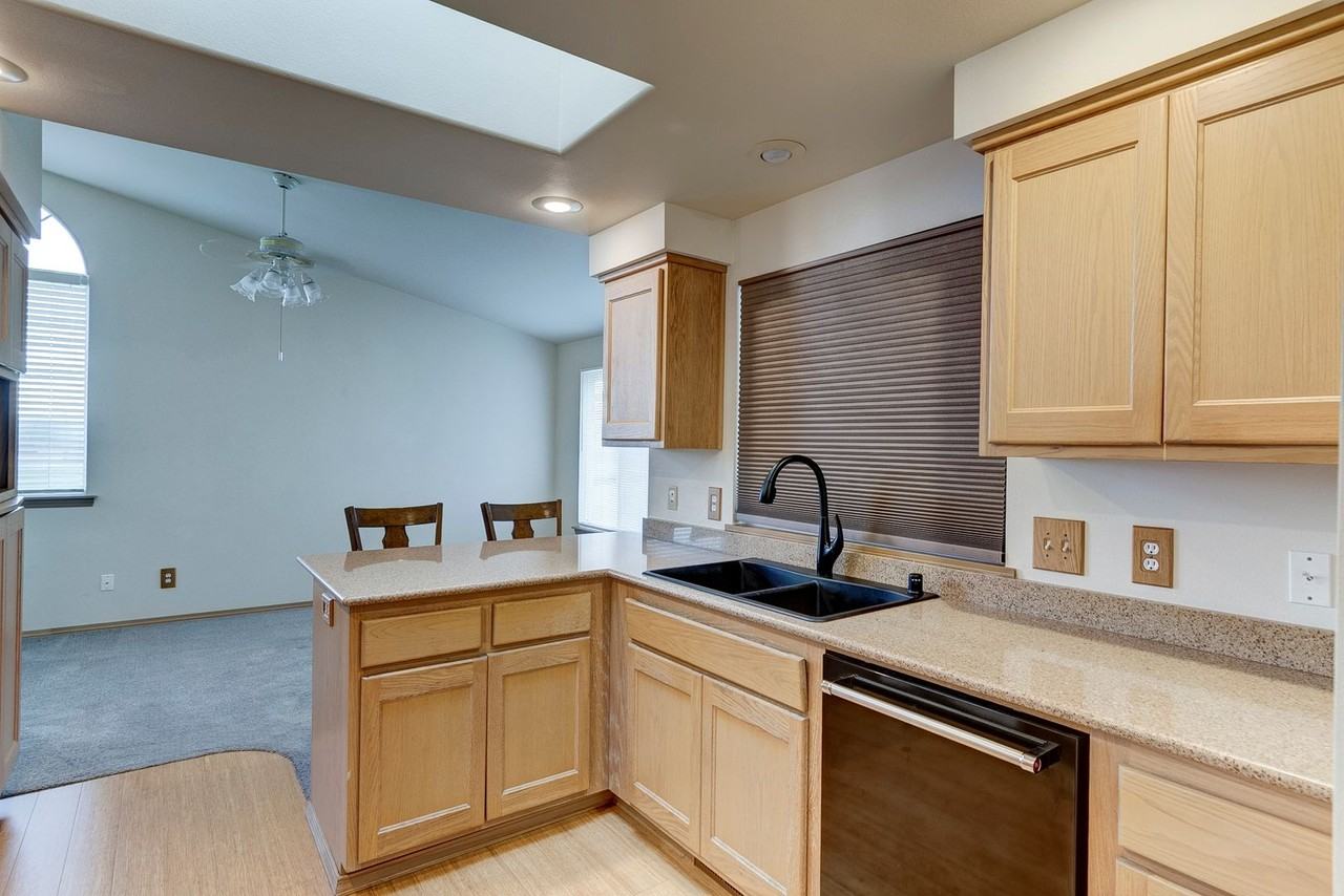 2360 Sw Vista Park Dr - Photo 3 of 37