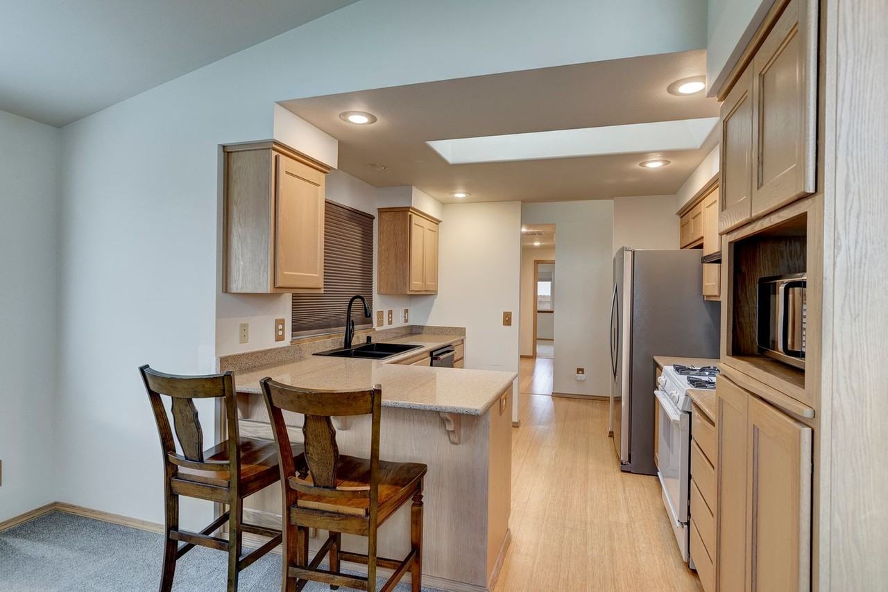 2360 Sw Vista Park Dr - Photo 4 of 37