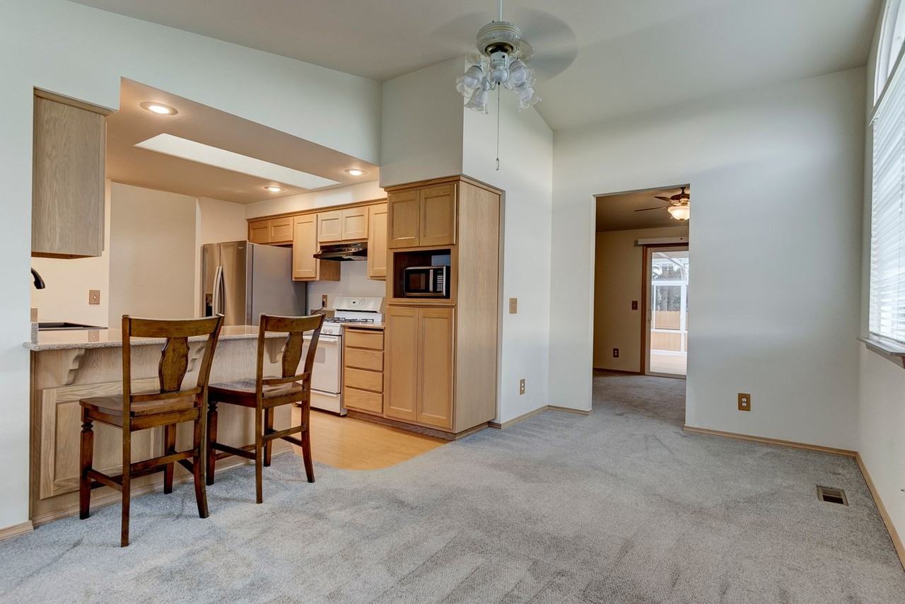 2360 Sw Vista Park Dr - Photo 5 of 37