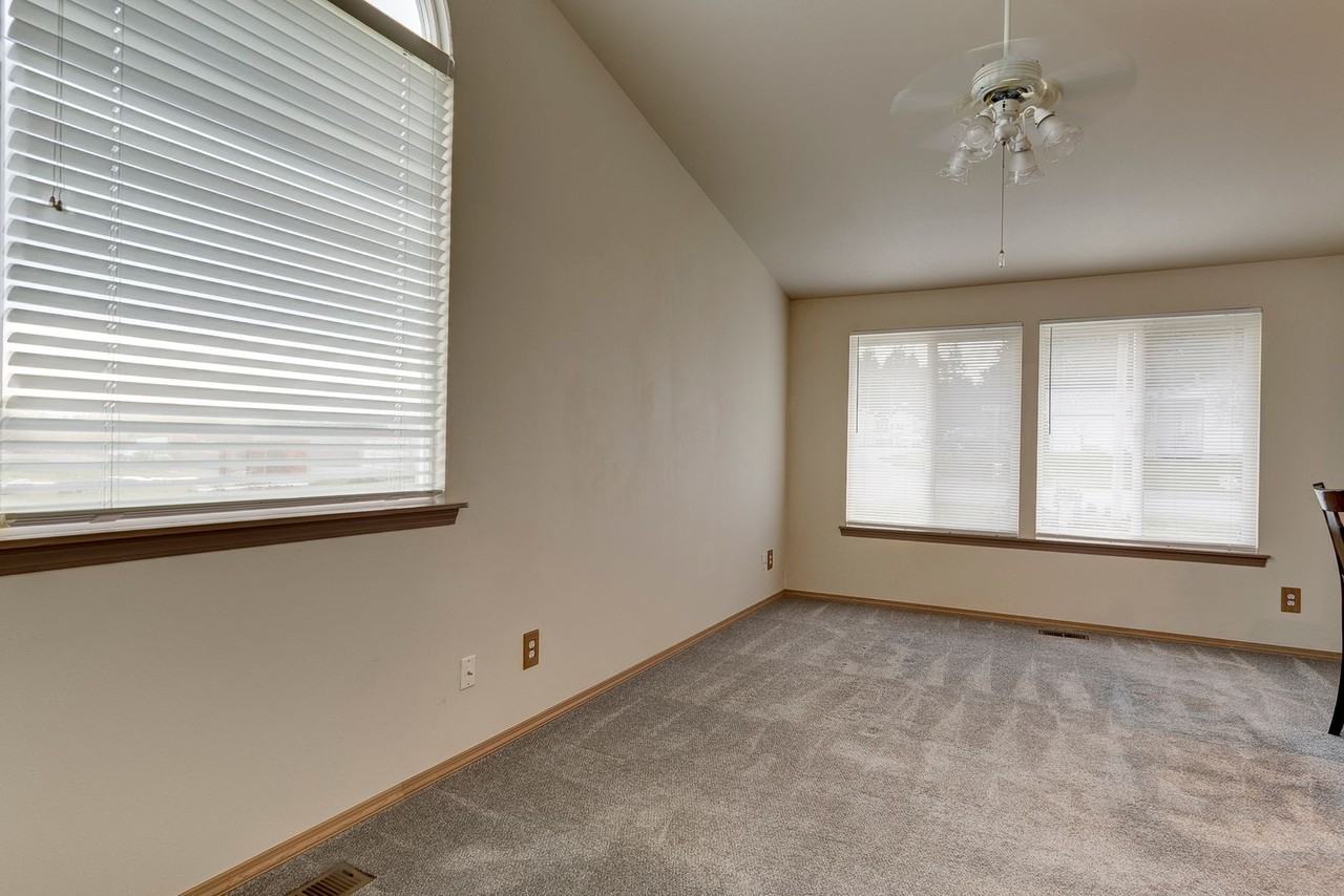 2360 Sw Vista Park Dr - Photo 7 of 37