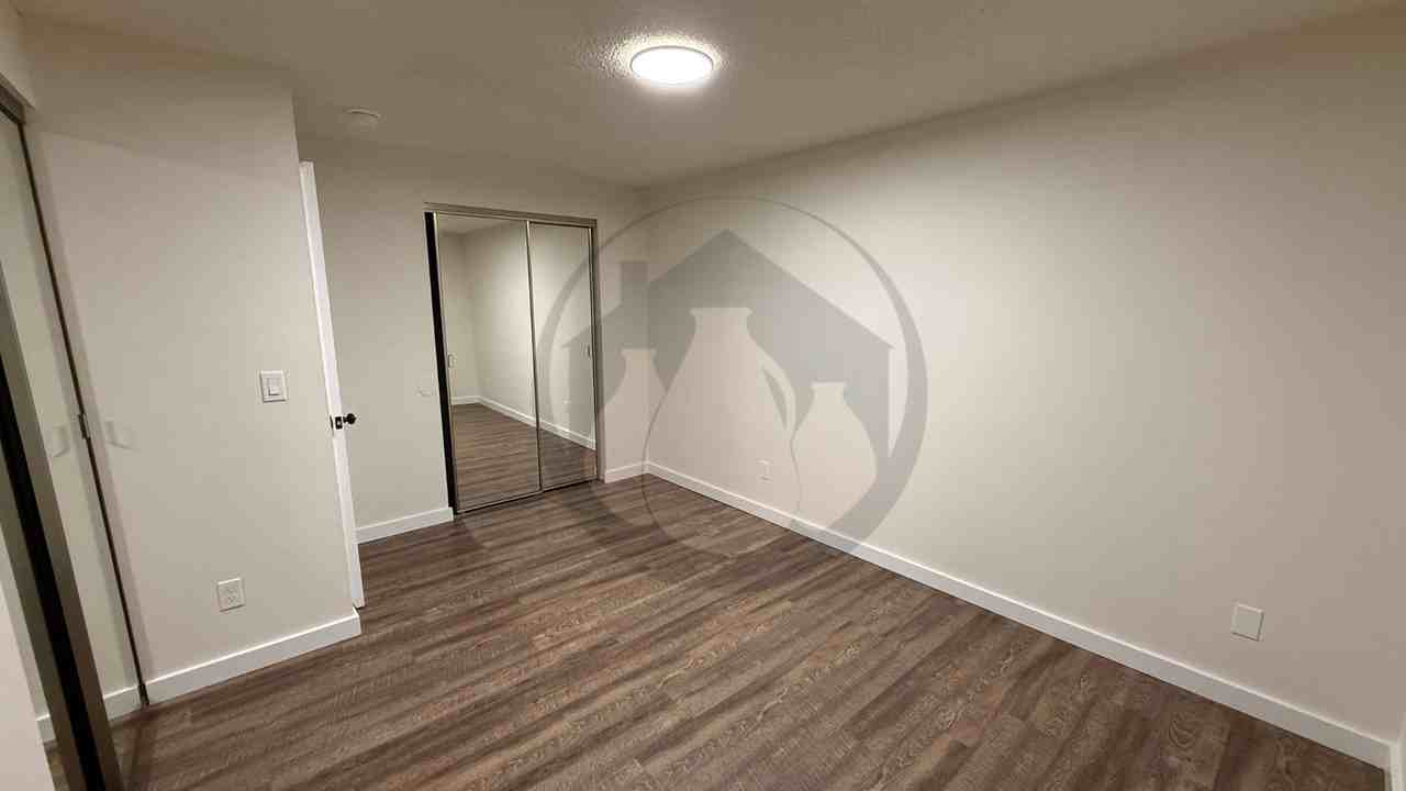 4243/4245 Campbell Dr SE - Photo 4 of 6