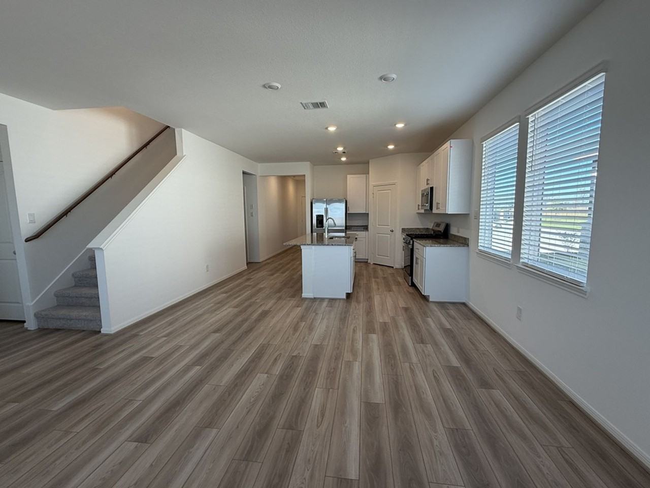 22134 Hat Creek Dr - Photo 6 of 36