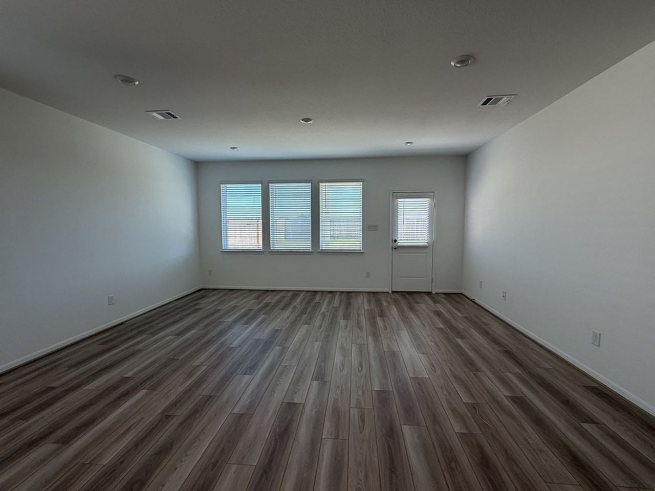 22134 Hat Creek Dr - Photo 7 of 36