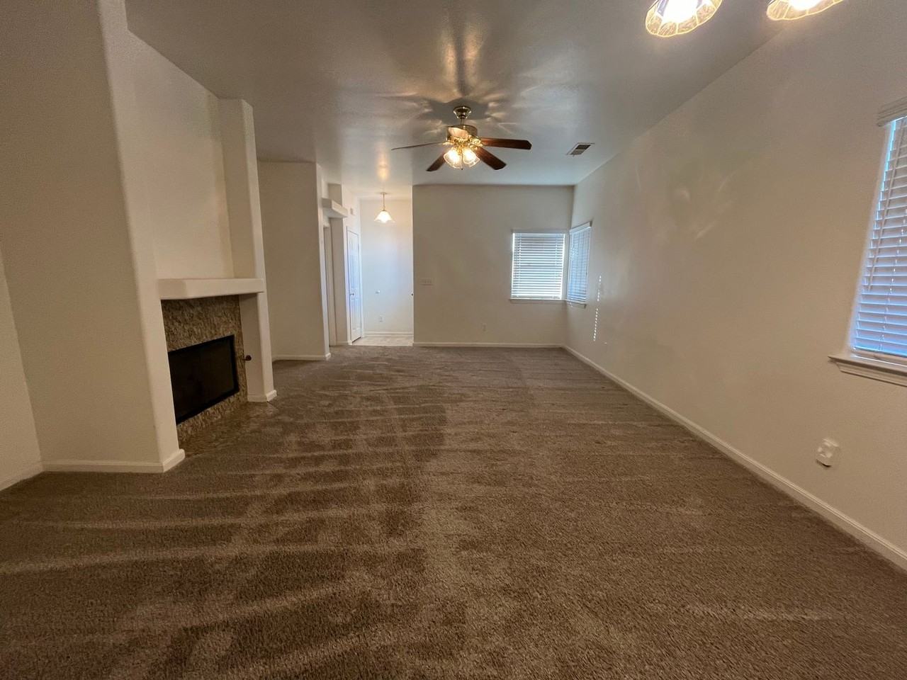 21110 Mission St - Photo 2 of 13