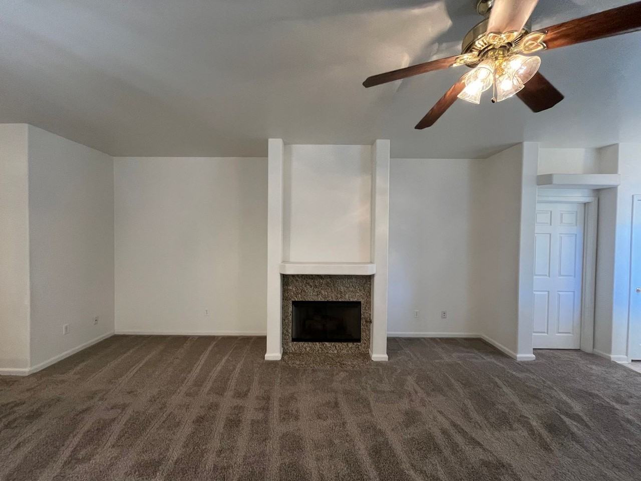 21110 Mission St - Photo 3 of 13