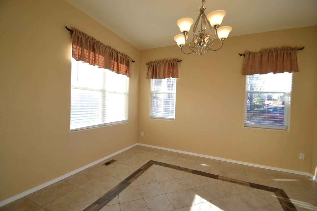 6596 Summer Grace St - Photo 3 of 28