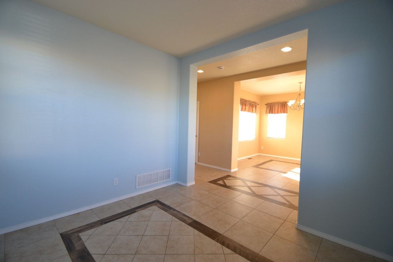 6596 Summer Grace St - Photo 6 of 28