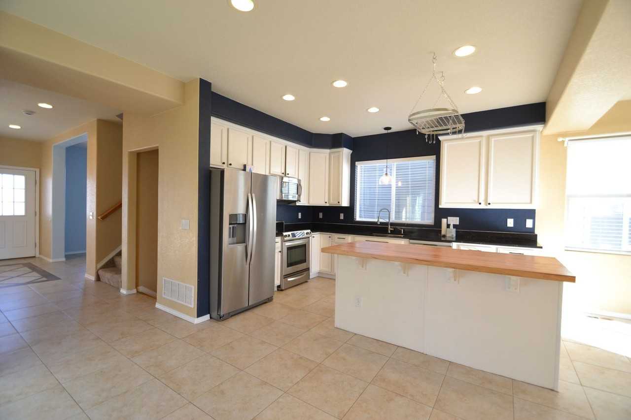 6596 Summer Grace St - Photo 7 of 28