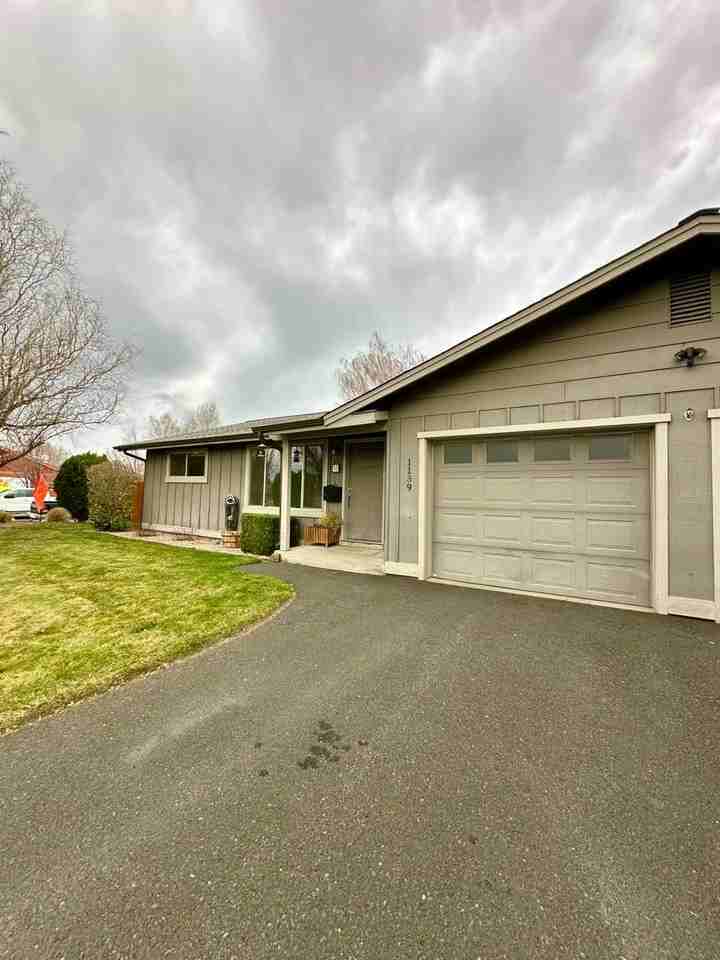 1139 Sw Indian Ave - Photo 2 of 25