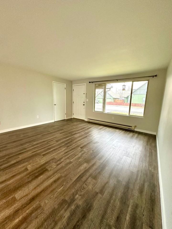 1139 Sw Indian Ave - Photo 3 of 25