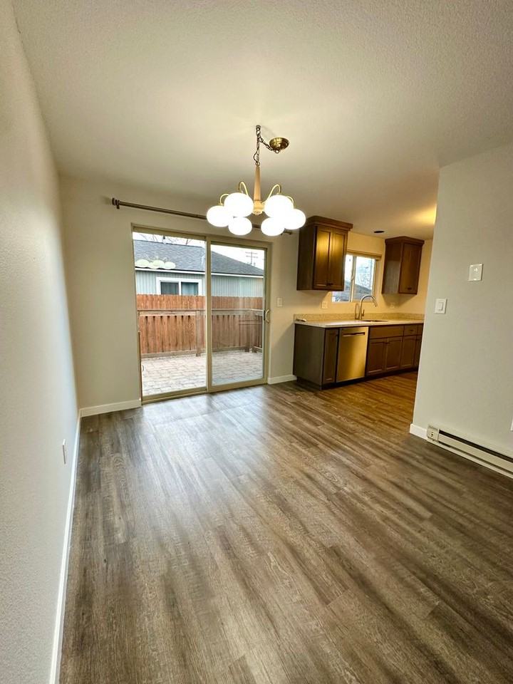 1139 Sw Indian Ave - Photo 7 of 25