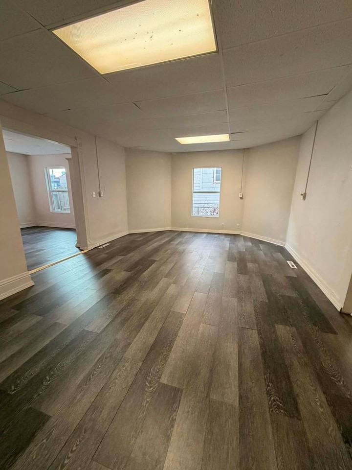 210&210 1/2 S Pearl - Photo 5 of 16