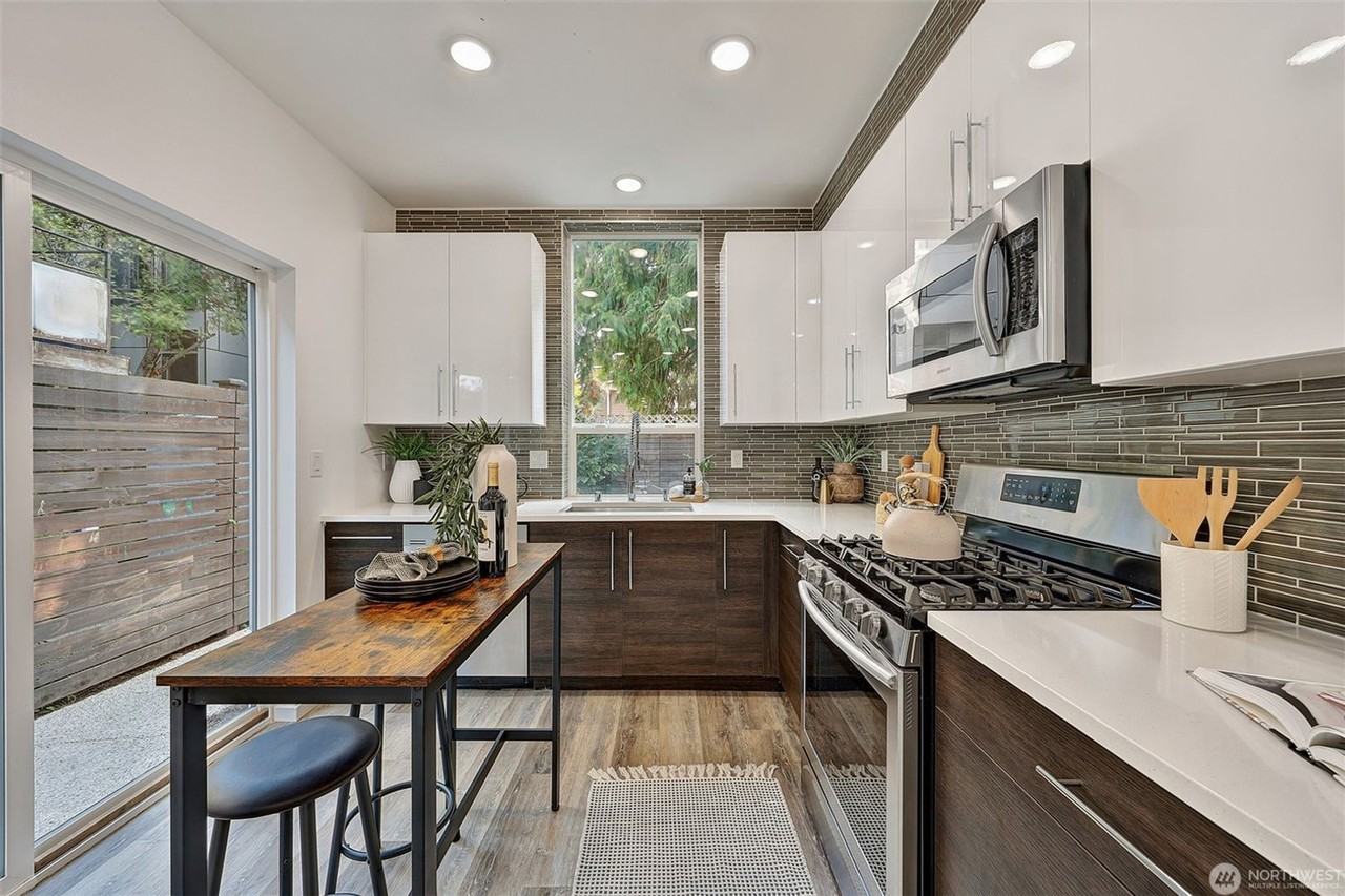 2045 Nw 63rd St #A - Photo 7 of 27